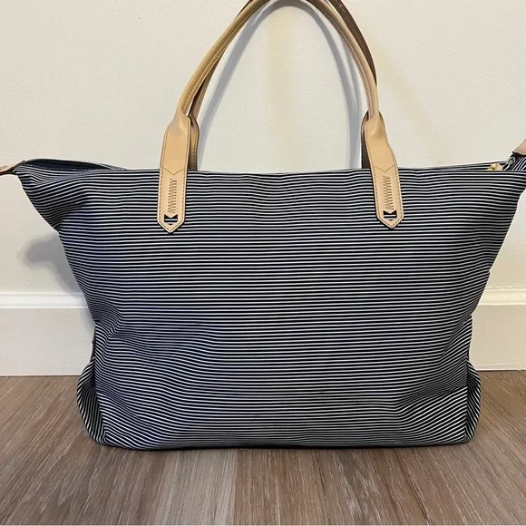STELLA & DOT "How Does She Do It" Purse/ Tote Blue & White Stripe Adjustable - Picture 2 of 13
